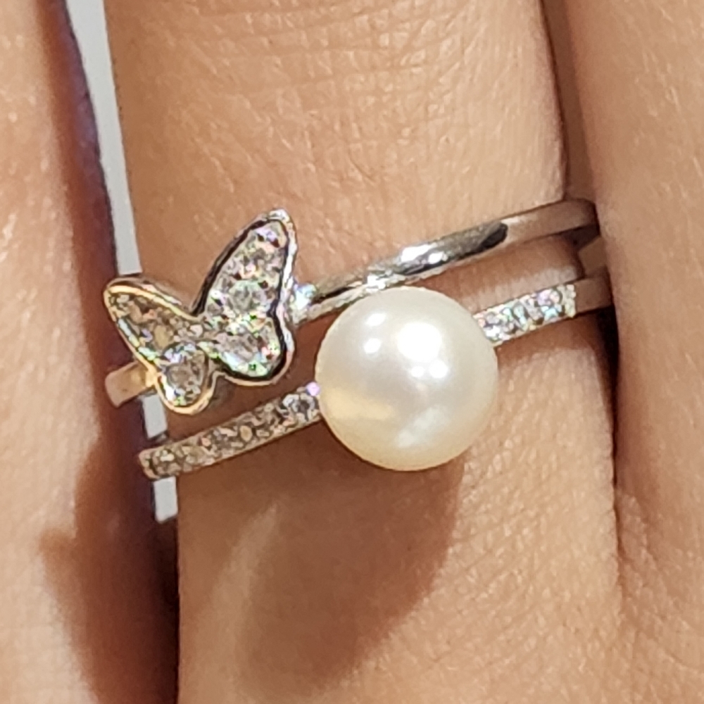 925 Sterling Silver Adjustable Ring With White Freshwater Pearl And Butterfly